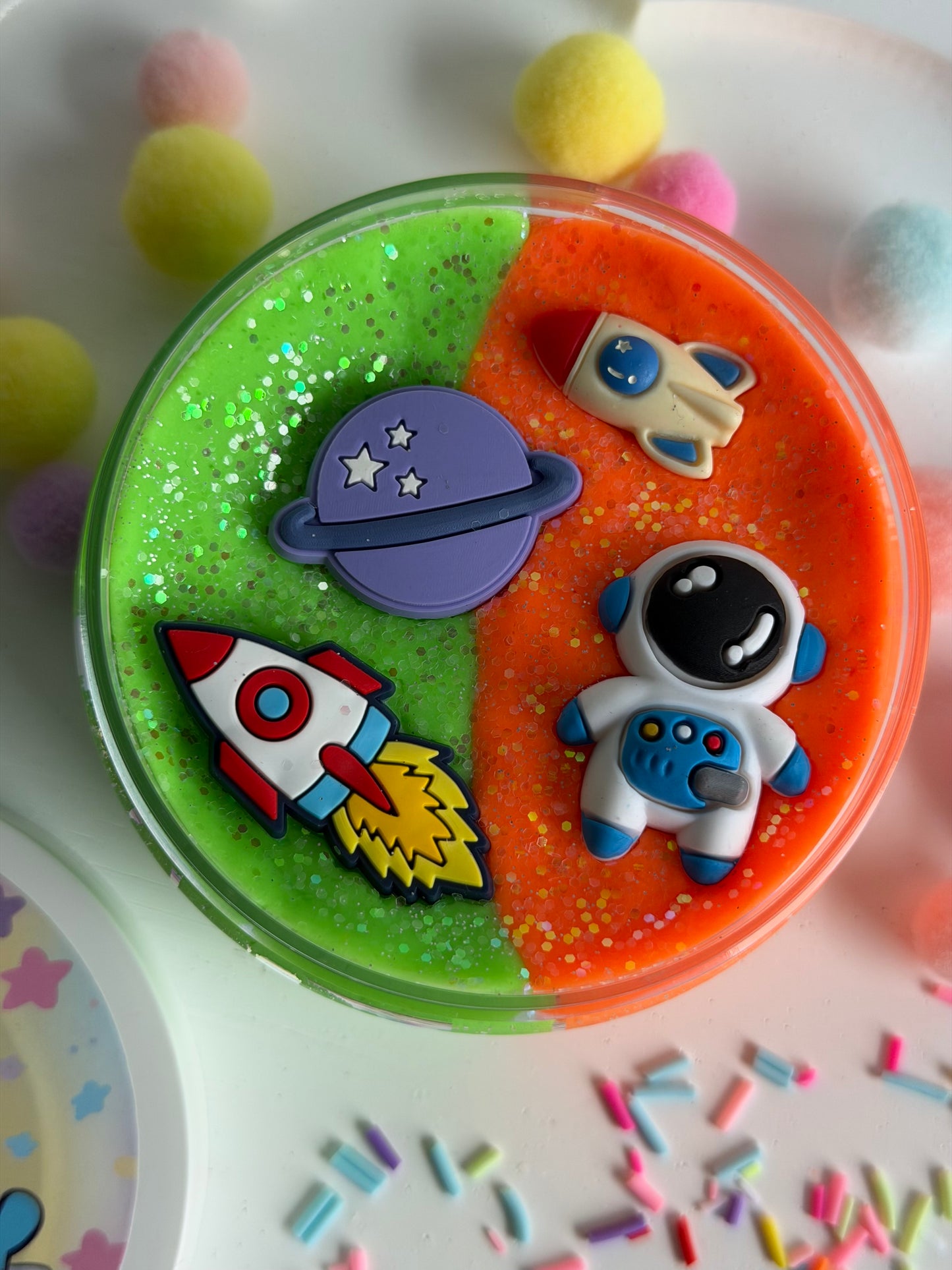 Give kids the joy of squishing, rolling and shaping - with playdough that lasts.
Handmade in Australia, non-toxic andsuper soft playdough. Can be left uncovered for 6+ hours without drying out. Fast shipping across Australia