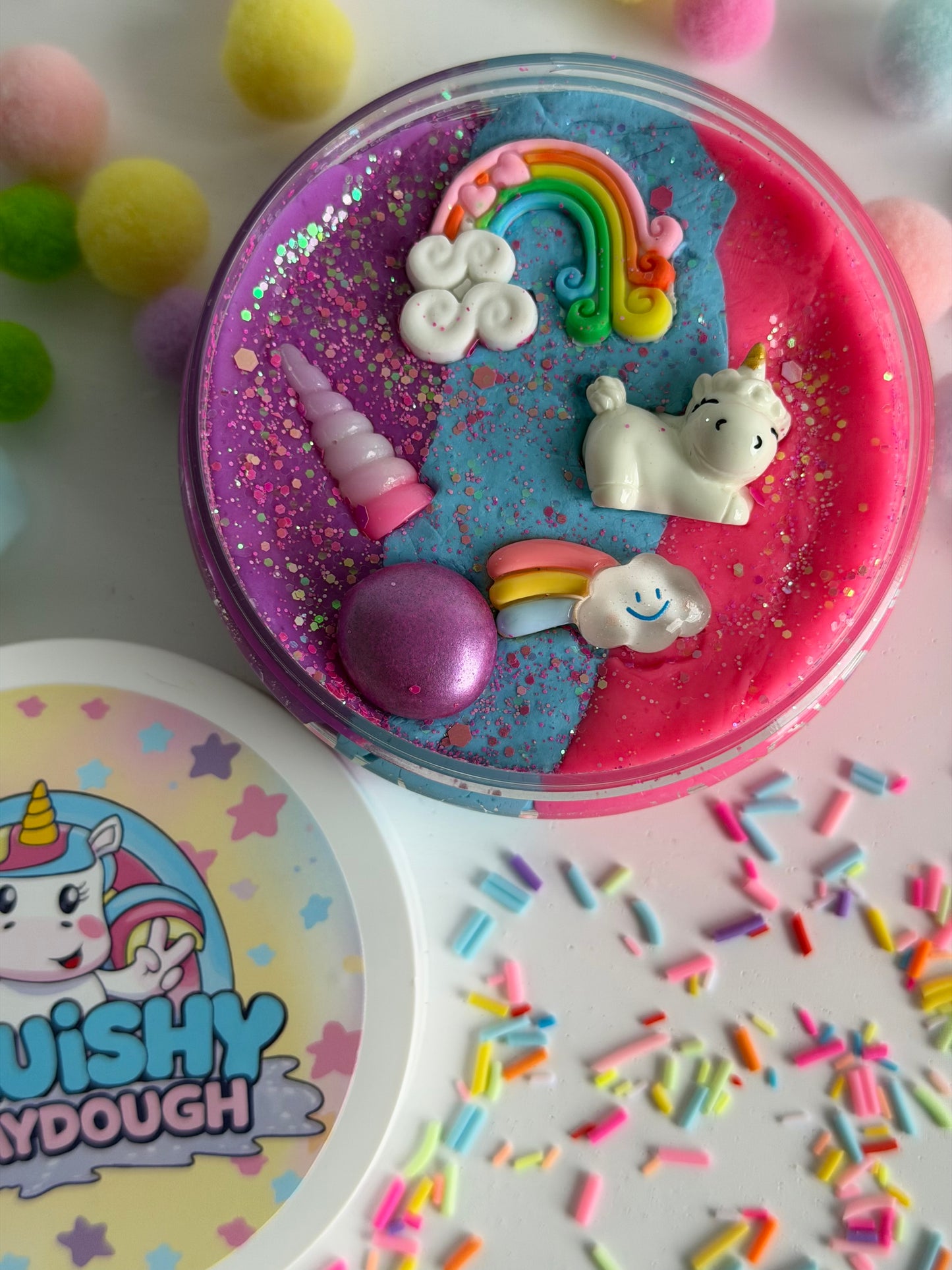 Give kids the joy of squishing, rolling and shaping - with playdough that lasts.
Handmade in Australia, non-toxic andsuper soft playdough. Can be left uncovered for 6+ hours without drying out. Fast shipping across Australia