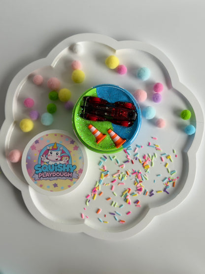 Give kids the joy of squishing, rolling and shaping - with playdough that lasts. 

Handmade in Australia, non-toxic andsuper soft playdough. Can be left uncovered for 6+ hours without drying out. Fast shipping across Australia